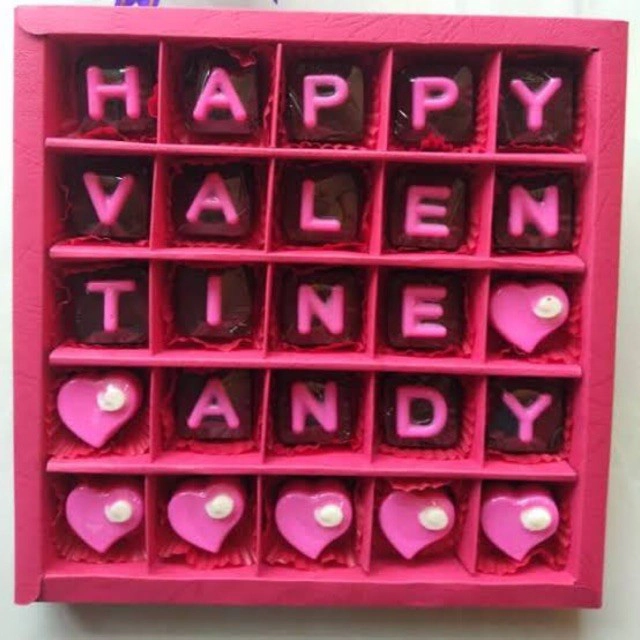 Cokelat Custom Dengan ucapan happy valentine