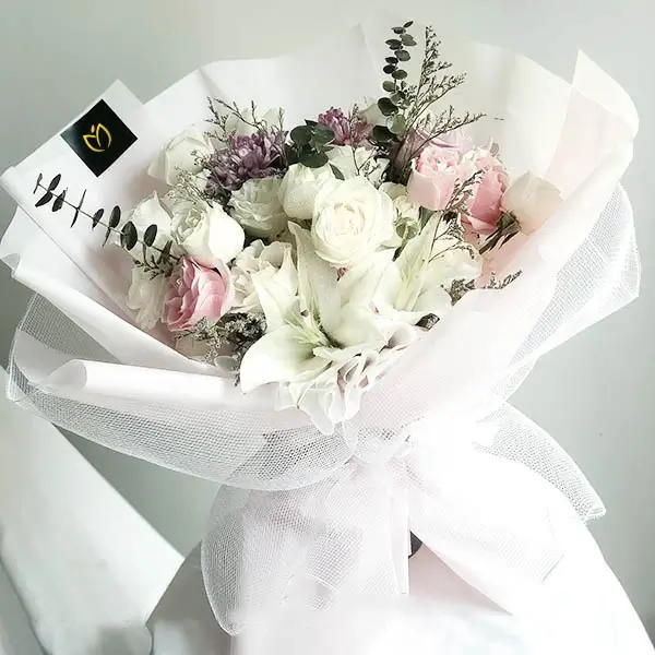buket bunga lamaran putih