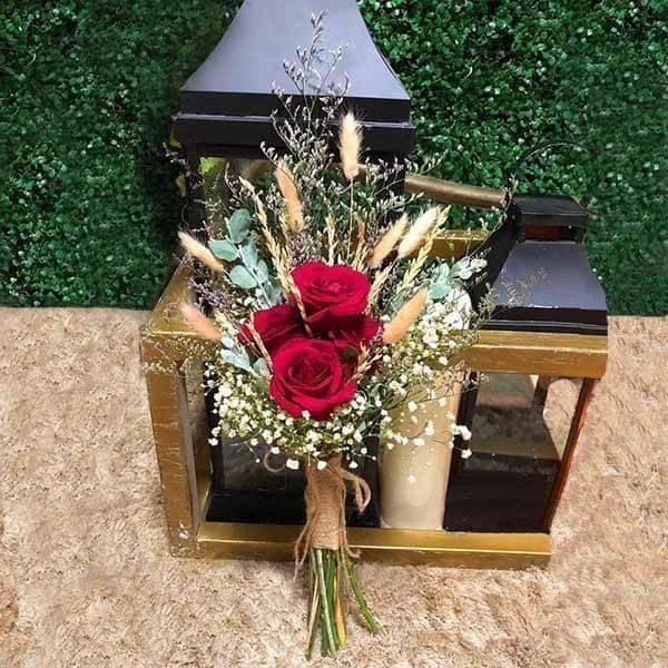 elsa sebagai karangan bunga pernikahan elegan