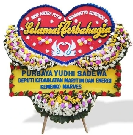 Papan bunga untuk memberikan ucapan yang lebih besar dan menarik.
