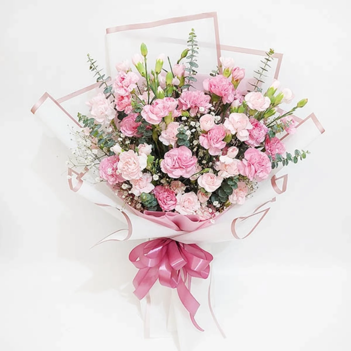 Buket bunga "Double Carnations" dengan anyelir merah muda yang anggun