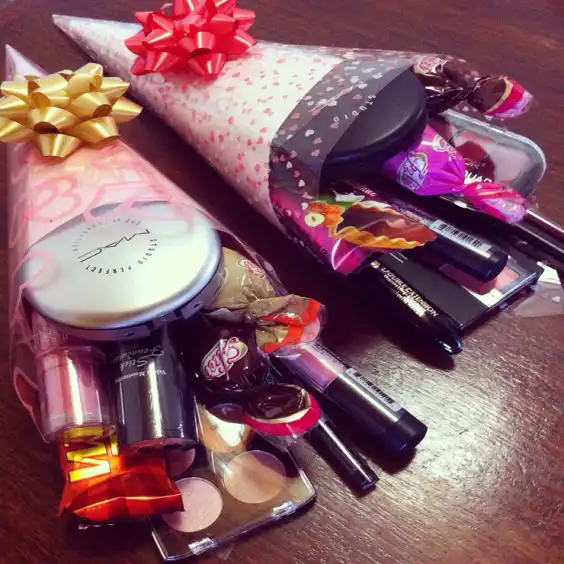 11. Kado Make Up
