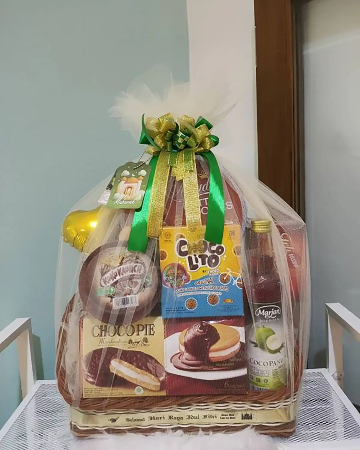 11. Parcel makanan ringan