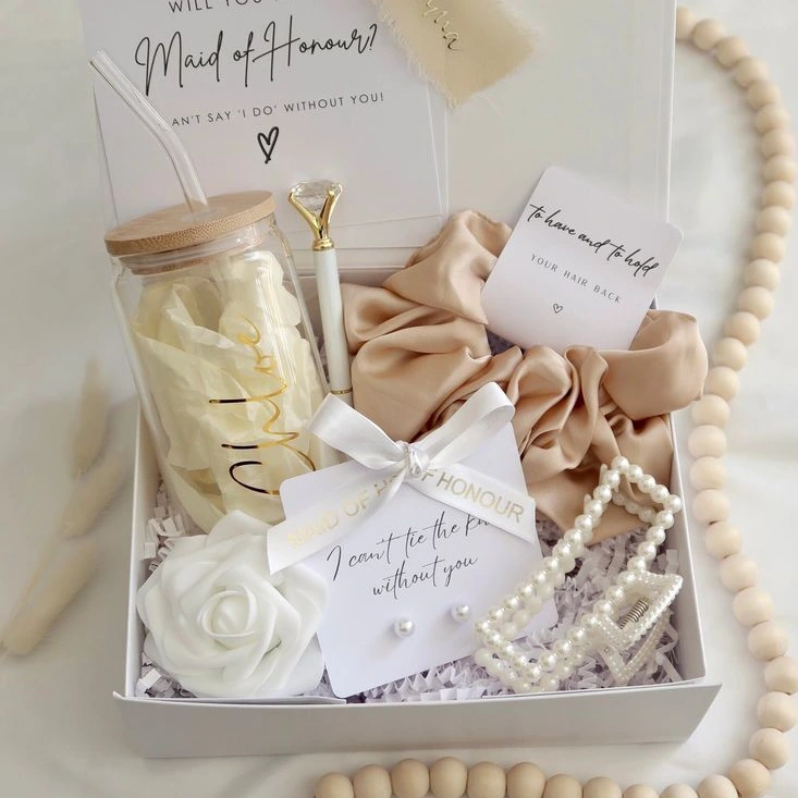 Kado Unik untuk Sahabat Perempuan - Aksesori Kepala