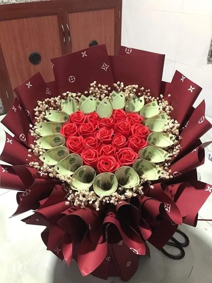 Money Bouquet with Roses
