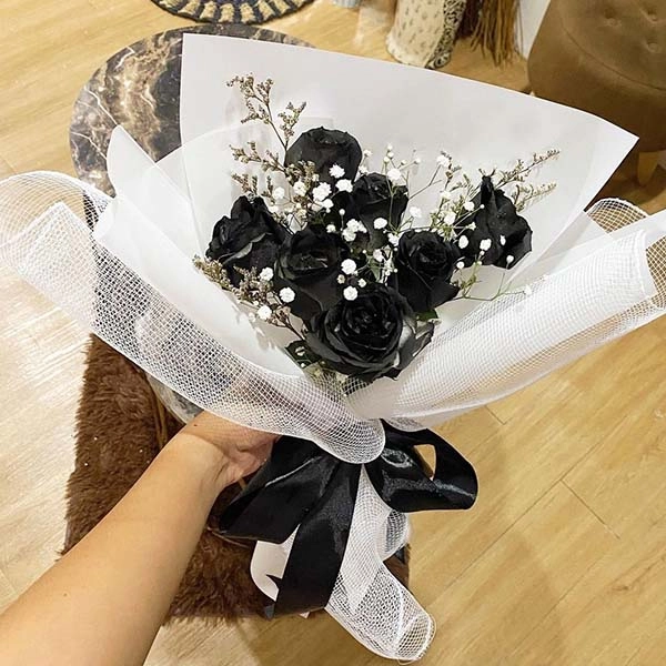 buket bunga Black Roses - Salatiga