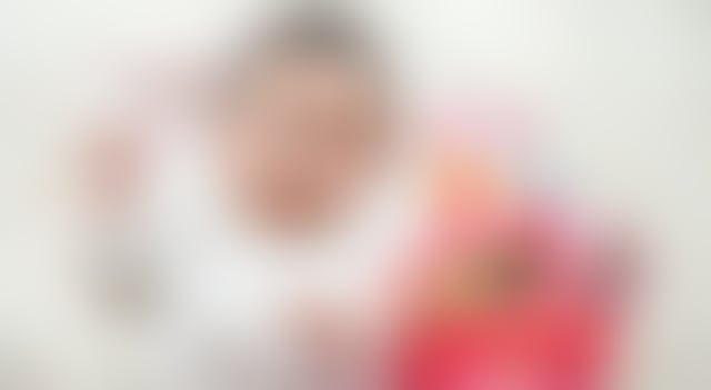 Bunga dan Hadiah Kelahiran