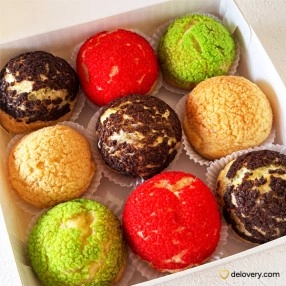 Aurora Choux Hampers