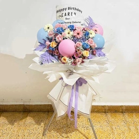 Blooms Moment