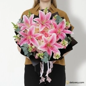 Blush Lily Elegance
