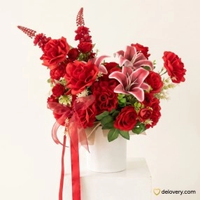 Crimson Fiesta Vase (Artificial)