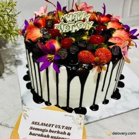 Delight Berry Cake