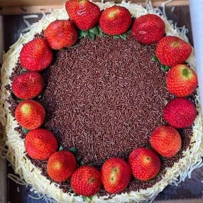 Classic Moment Cake