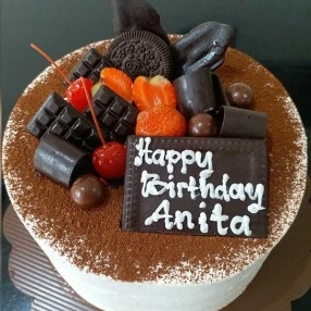 Dark Bellova Cake