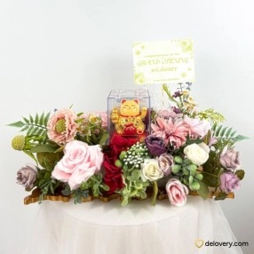 Fortune Cat Blossom