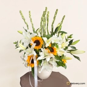 Meadow Radiance Vase
