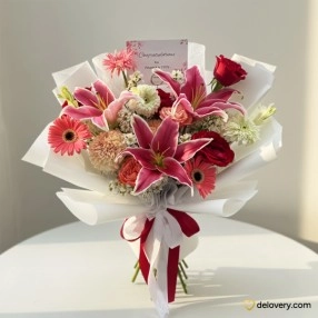 Ophelia Grand Lily Bouquet