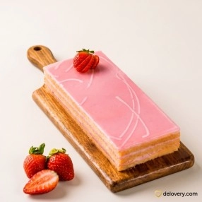 Petite Strawberry Slice