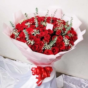 Red Passion - 100 Stems