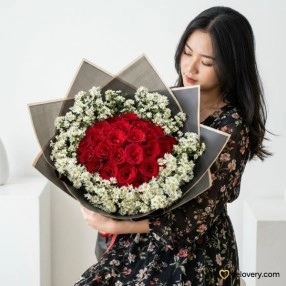 Scarlet Harmony (30 stems)
