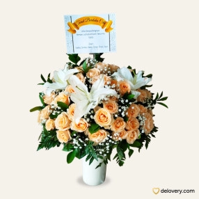 Signature Bouquet in Vase