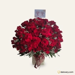 Table Red of Roses