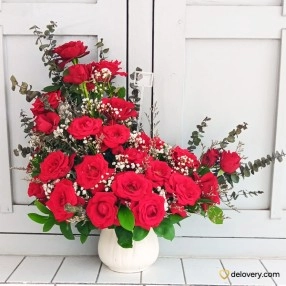 Veloura Rouge Vase