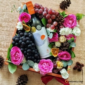 Vino & Bloom Basket